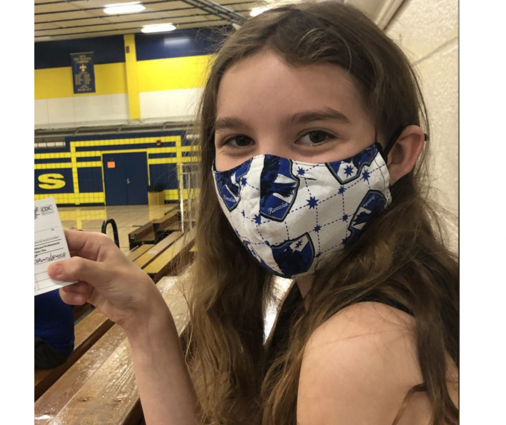 Bé gái Lila Hartley can đảm tiến hành “cuộc chiến” đòi nhà trường quy định bắt buộc đeo khẩu trang vì sự an toàn của học sinh - Ảnh: Matt Hartley