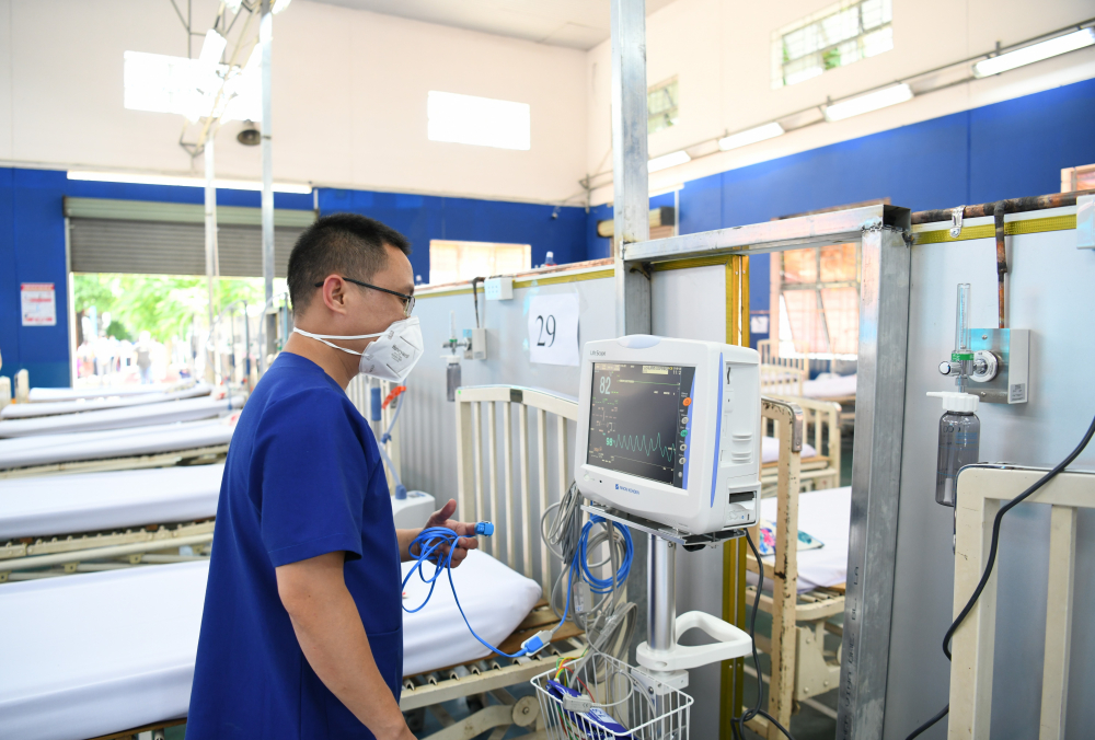 Bệnh viện dã chiến điều trị COVID-19 quận Phú Nhuận có quy mô 350 giường vừa đi vào hoạt động.