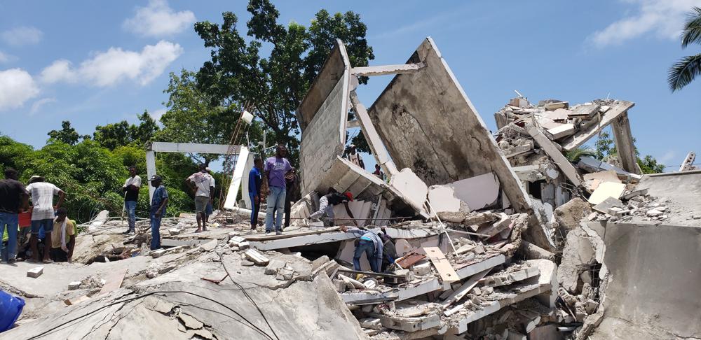 Ít nhất 304 người thiệt mạng sau trận động đất mạnh ở Haiti.