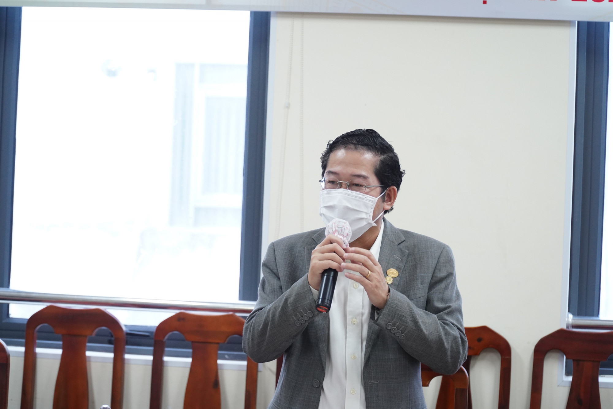 Ông Phạm Quốc Thanh - Tổng giám đốc HDBank phát biểu tại buổi trao tặng máy thở - Ảnh: HDBank