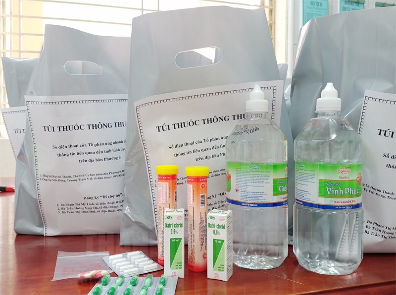 Túi thuốc của phường 8, quận Tân Bình gửi đến bệnh nhân F0 điều trị tại nhà