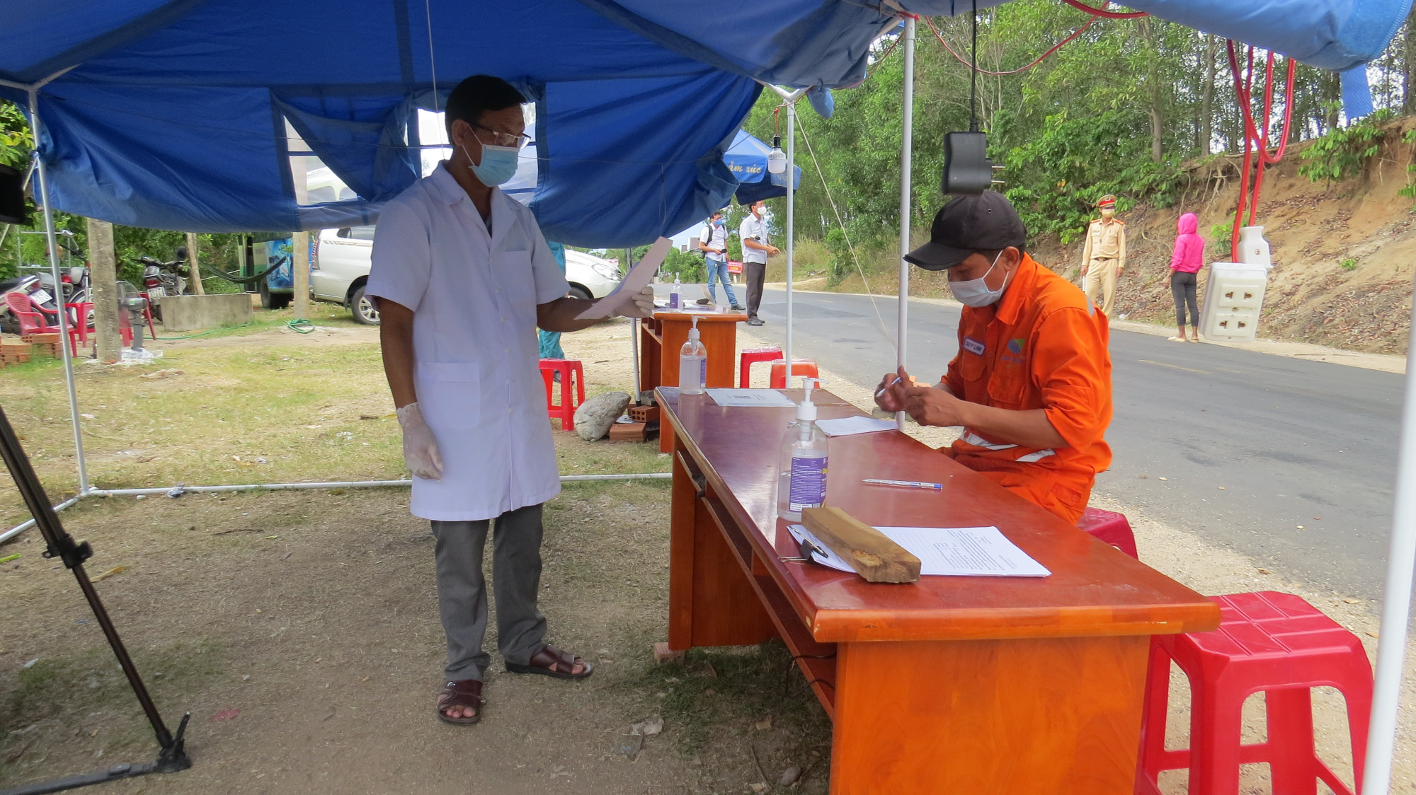 Chốt chặn phòng chống dịch bệnh COVID-19 giáp ranh 2 tỉnh Phú Yên và Bình Định