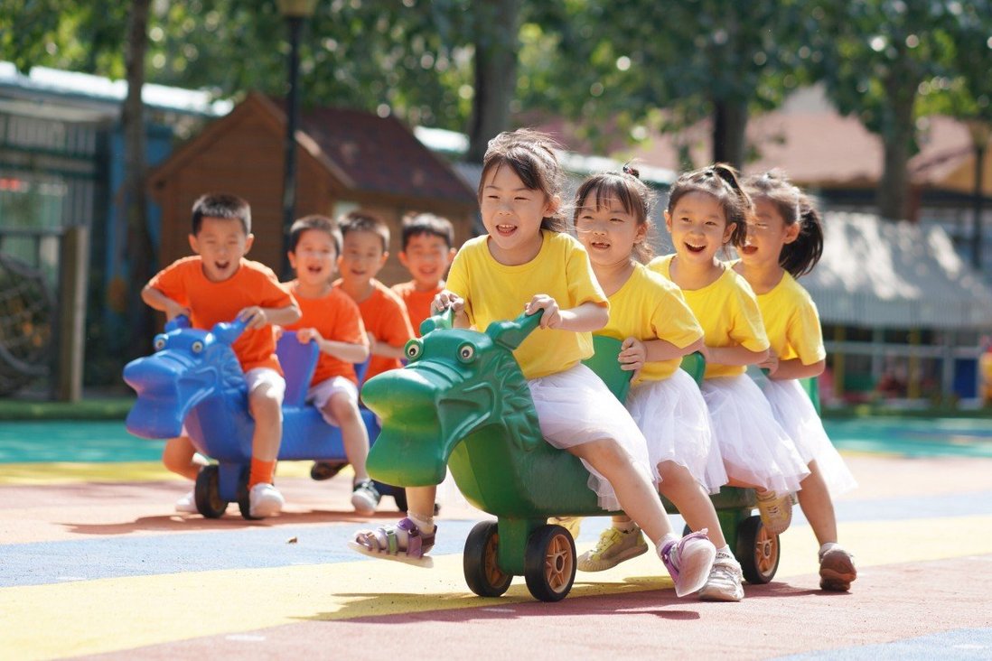 Thị trường hormone tăng trưởng cho trẻ em đang phát triển ở Trung Quốc do các bậc cha mẹ lo lắng rằng những đứa trẻ thấp bé sẽ bị bỏ lại phía sau. Ảnh: Xinhua