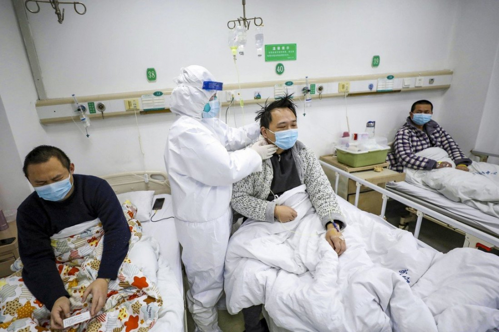 Nghiên cứu theo dõi hơn 1.200 bệnh nhân COVID-19 đã xuất viện từ bệnh viện ở Vũ Hán từ tháng 1 đến tháng 5/2020 - Ảnh: AP