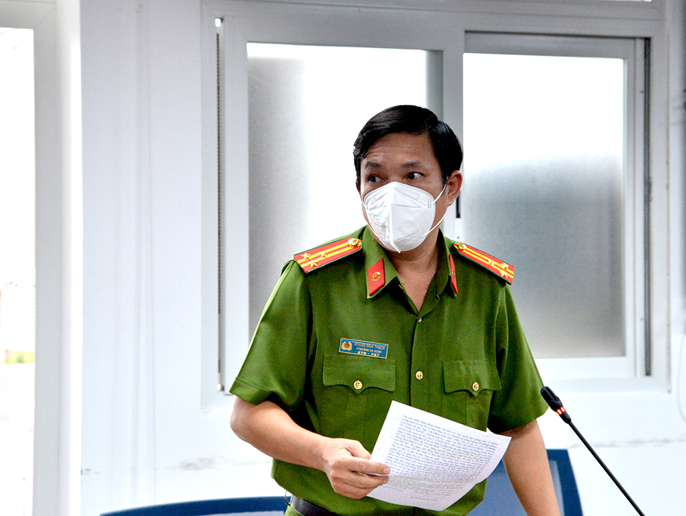 Thượng tá Hoàng Đình Thạch -  Phó trưởng công an quận 7 thông tin về sự việc. 