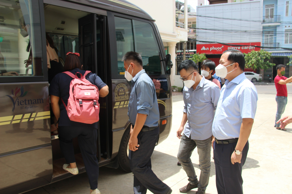 Đoàn nhân viên y tế của Bình Định vào TPHCM thực hiện nhiệm vụ từ ngày 1/9/2021