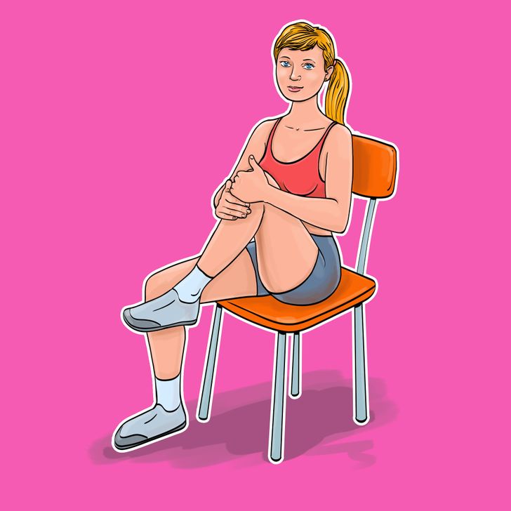 Kéo đầu gối về phía ngực 7 bài tập cho bụng phẳng và eo thon mà bạn thậm chí có thể thực hiện khi ngồi trên ghế Bài tập này hoạt động trên cơ xiên, cơ abdominis trực tràng và thậm chí cả cơ hông.  Kỹ thuật tập luyện:  Vị trí bắt đầu: bạn ngồi trên ghế thoải mái nhất có thể. Kéo một chân cong lên trước ngực, dùng tay ôm lấy đầu gối và giữ nguyên tư thế này trong 3 giây. Quay trở lại vị trí bắt đầu. Thực hiện 15 lần cho mỗi chân.