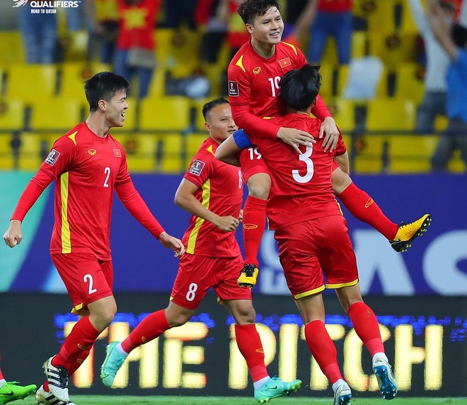 Bàn thắng đẹp mắt của Quang Hải ngay từ phút thứ 3 đã khiến người hâm mộ
