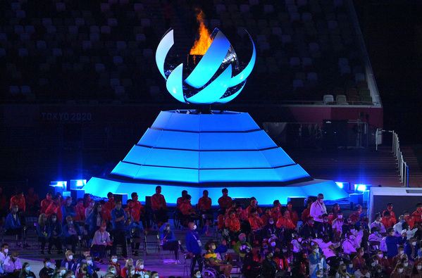 Ngọn lửa Paralympic trong lễ bế mạc. (Ảnh: Getty)