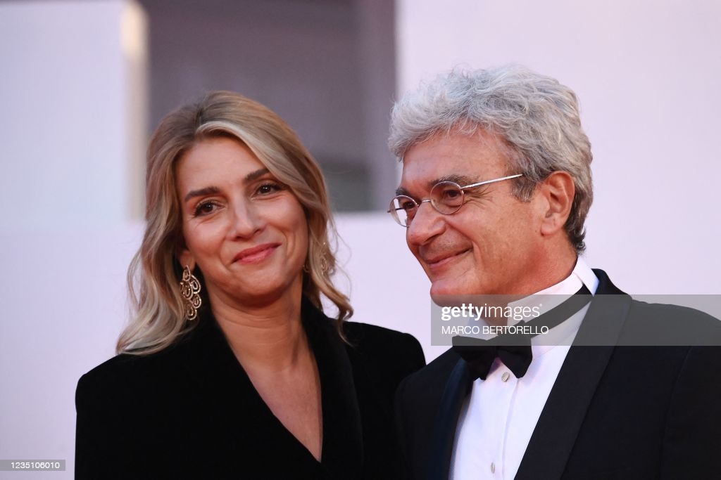 Nhà biên kịch người Ý Ippolita Di Majo và chồng là đạo diễn Mario Martone cùng chọn 