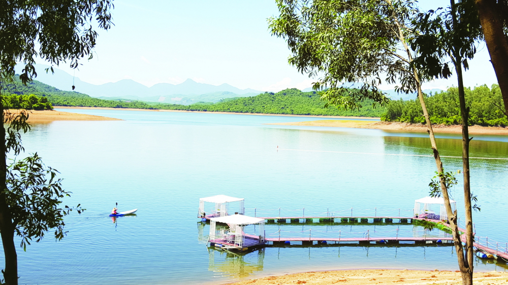 Hồ bơi độc đáo ở Phú Ninh