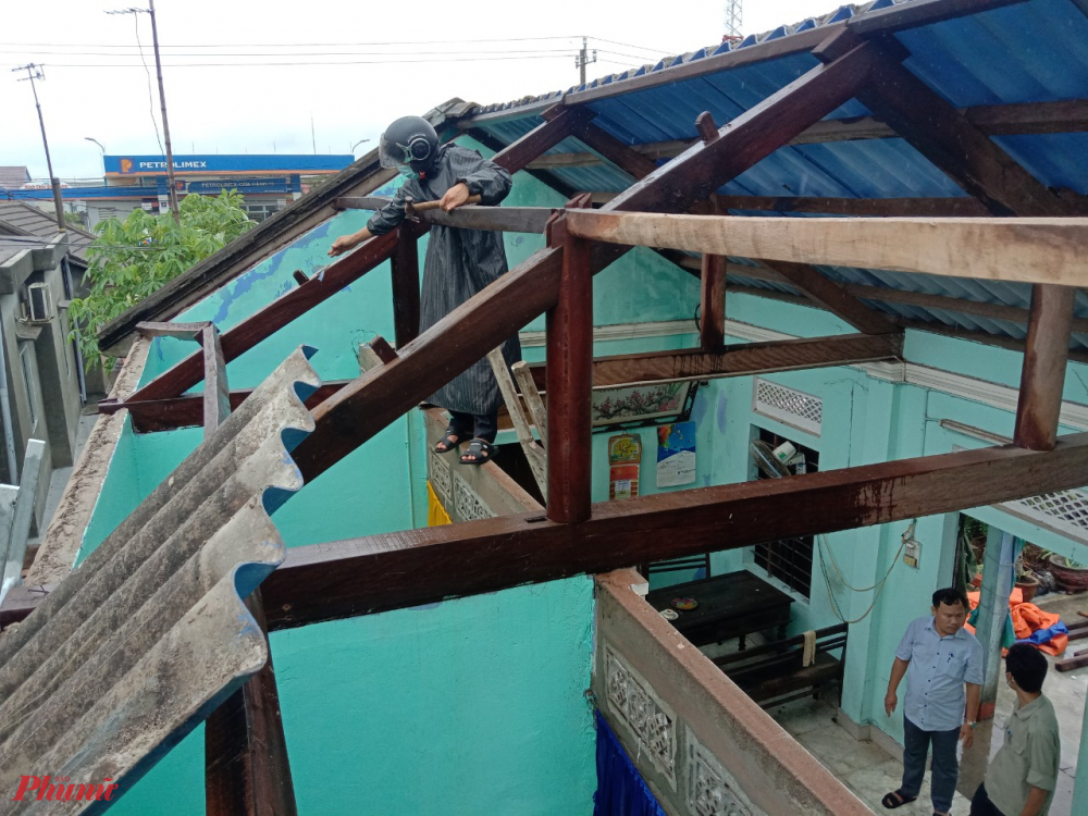 Thống kê đến thời điểm sáng 12/9 toan ftỉnh Thừa Thiên - Huế 29 nhà bị tốc mái trong đó phần lớn ở hai huyện Phong Điền và Quảng Điền