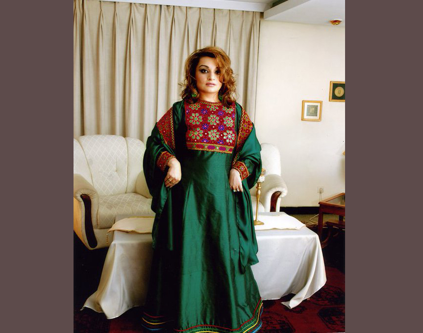 Một chiếc váy truyền thống trong y phục văn hóa Afghanistan được đăng theo #AfghanistanCulture - Ảnh: Twitter của tiến sĩ Bahar Jalali