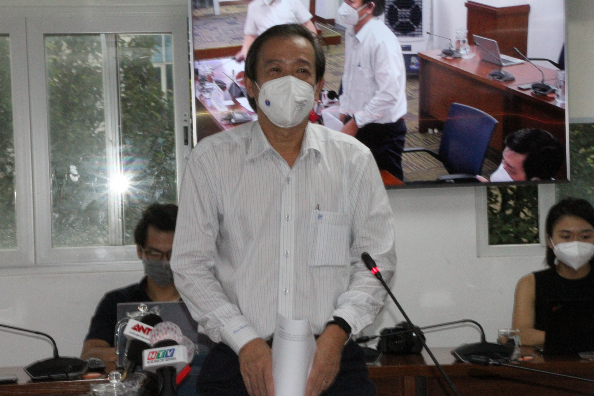 Phó Giám đốc Sở Y tế Ngjuyễn Văn Vĩnh Châu tại buổi họp báo chiều ngày 21/9