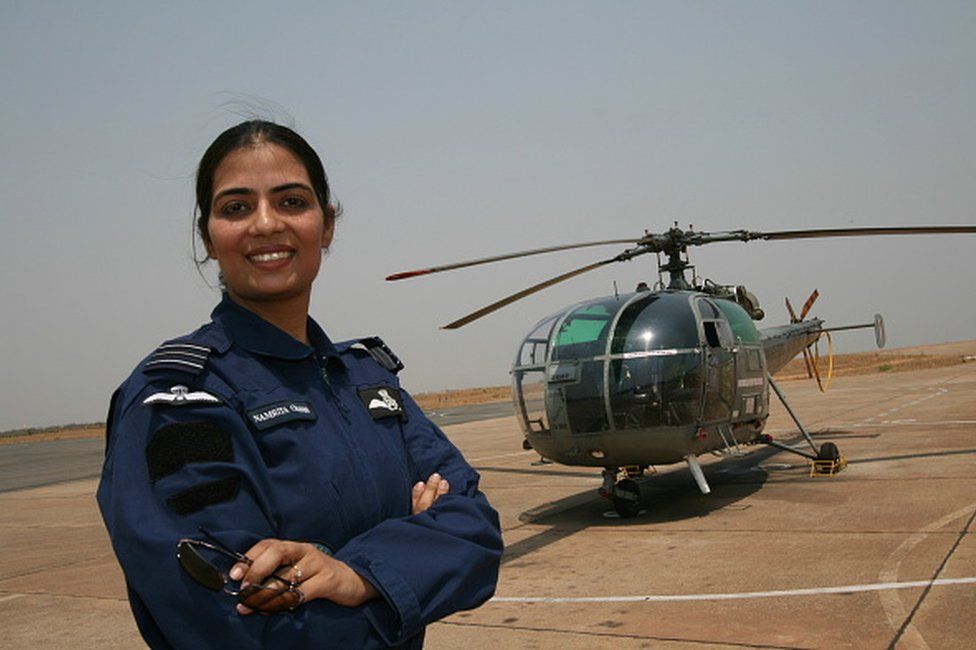 Một nữ phi công cao cấp trong lực lượng không quân của Ấn Độ