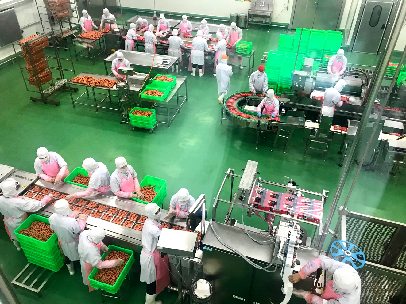 Nhiều doanh nghiệp kiến nghị các tỉnh, thành phố có sự thống nhất trong quản lý, hỗ trợ các doanh nghiệp tập hợp lao động, khôi phục sản xuất (trong ảnh: Nhà máy của Công ty cổ phần chăn nuôi CP Việt Nam tại Củ Chi) - ẢNH: QUỐC THÁI