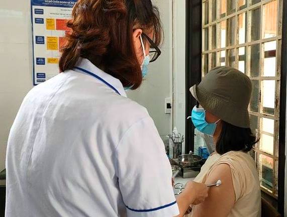 Hiện tại Thừa Thiên – Huế vẫn là 1 trong những địa phương phòng chống dịch COVID-19 tốt nên tỷ lệ được phân bổ và tiêm vacxin còn thấp