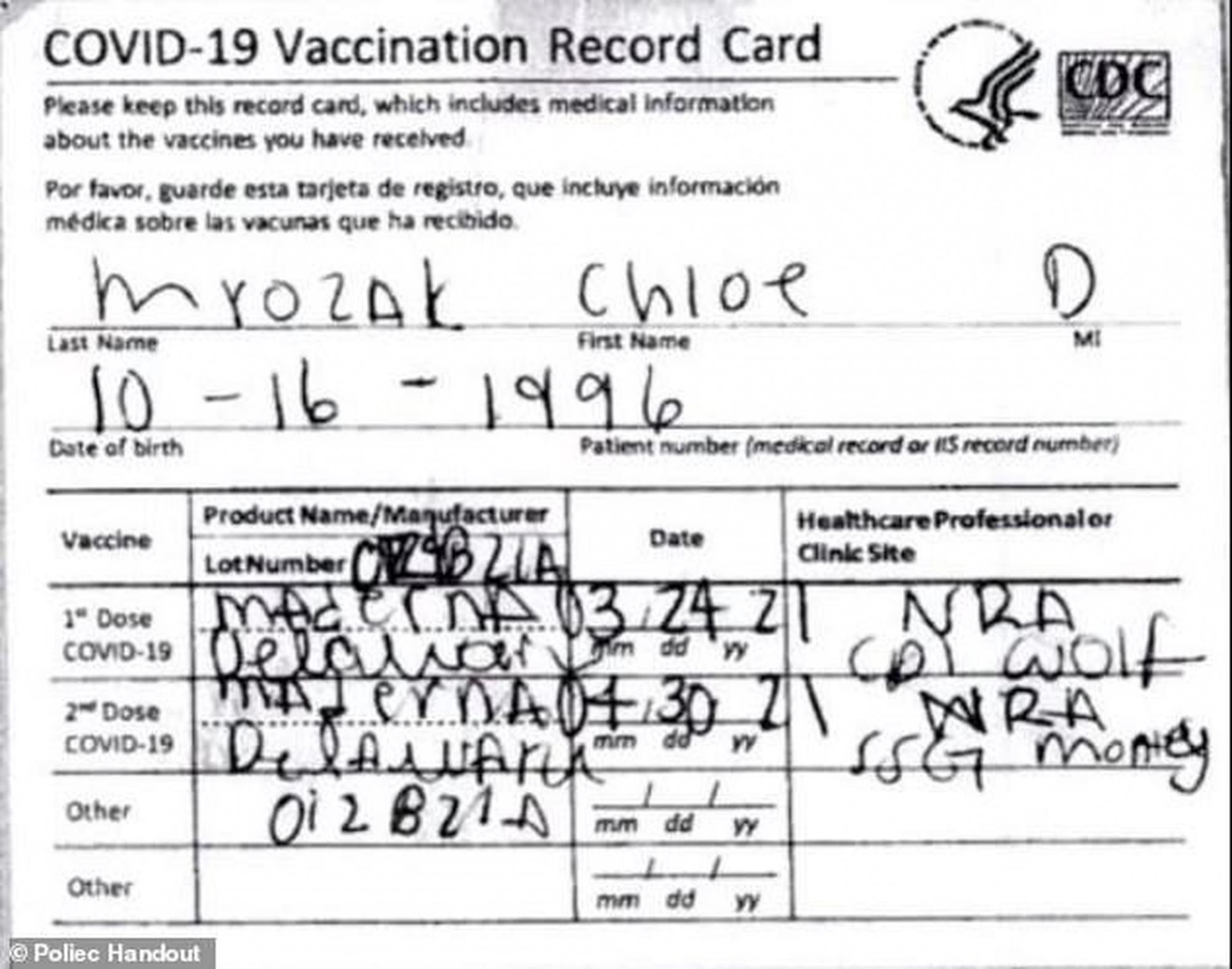 Thẻ xác nhận đã tiêm vắc xin giả mà cô Mrozak sử dụng, trong đó tên vắc xin Moderna đã bị viết sai thành Maderna - Ảnh: Hawaii Police