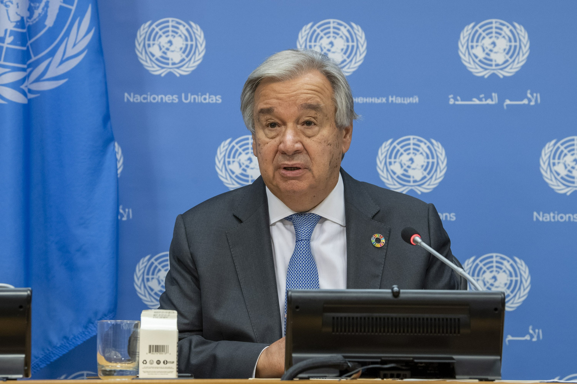 Tổng Thư ký Liên Hợp Quốc Antonio Guterres choe biết Thế giới đang sống trong `` bóng đen của thảm họa hạt nhân ''