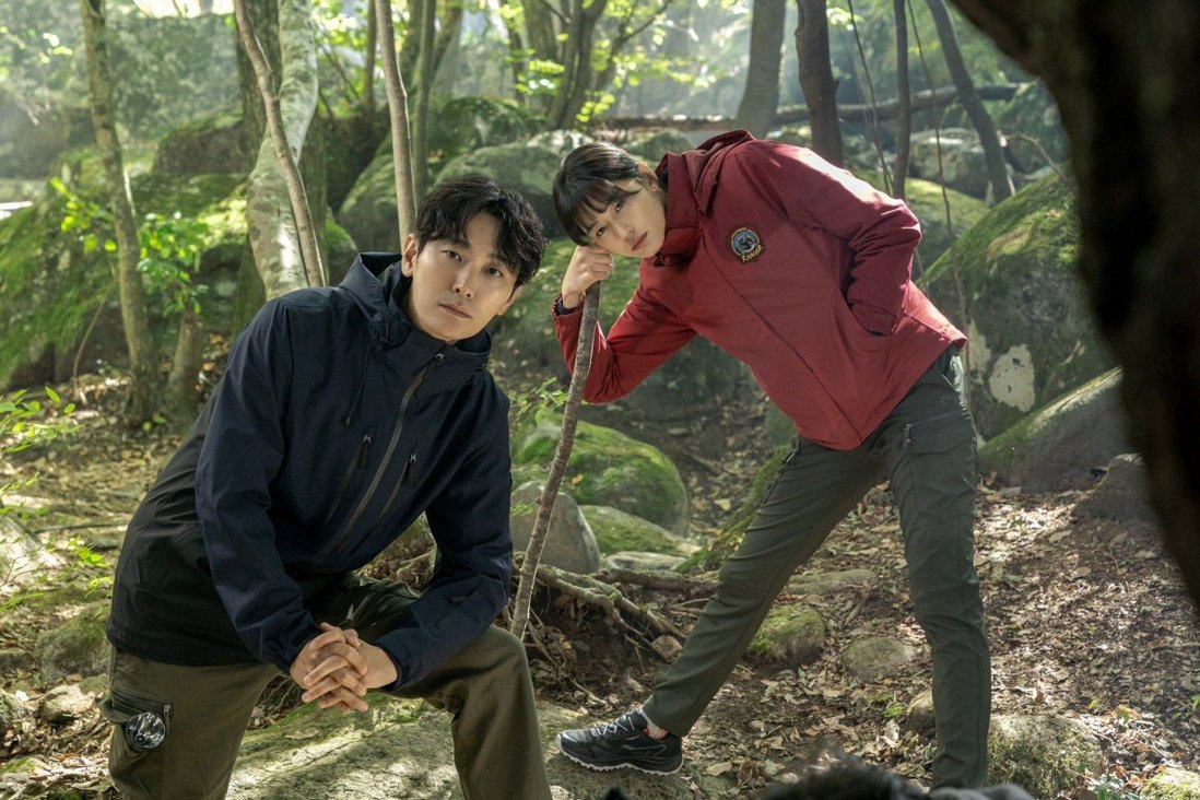 Hình tượng của Joo Ji Hun và Jun Ji Hyun trong phim Bí ẩn núi Jiri.