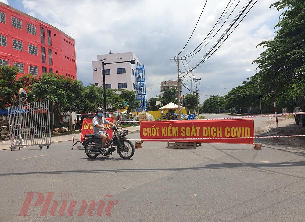 TPHCM thực hiện gỡ hết chốt chặn và ban hành Chỉ thị mới