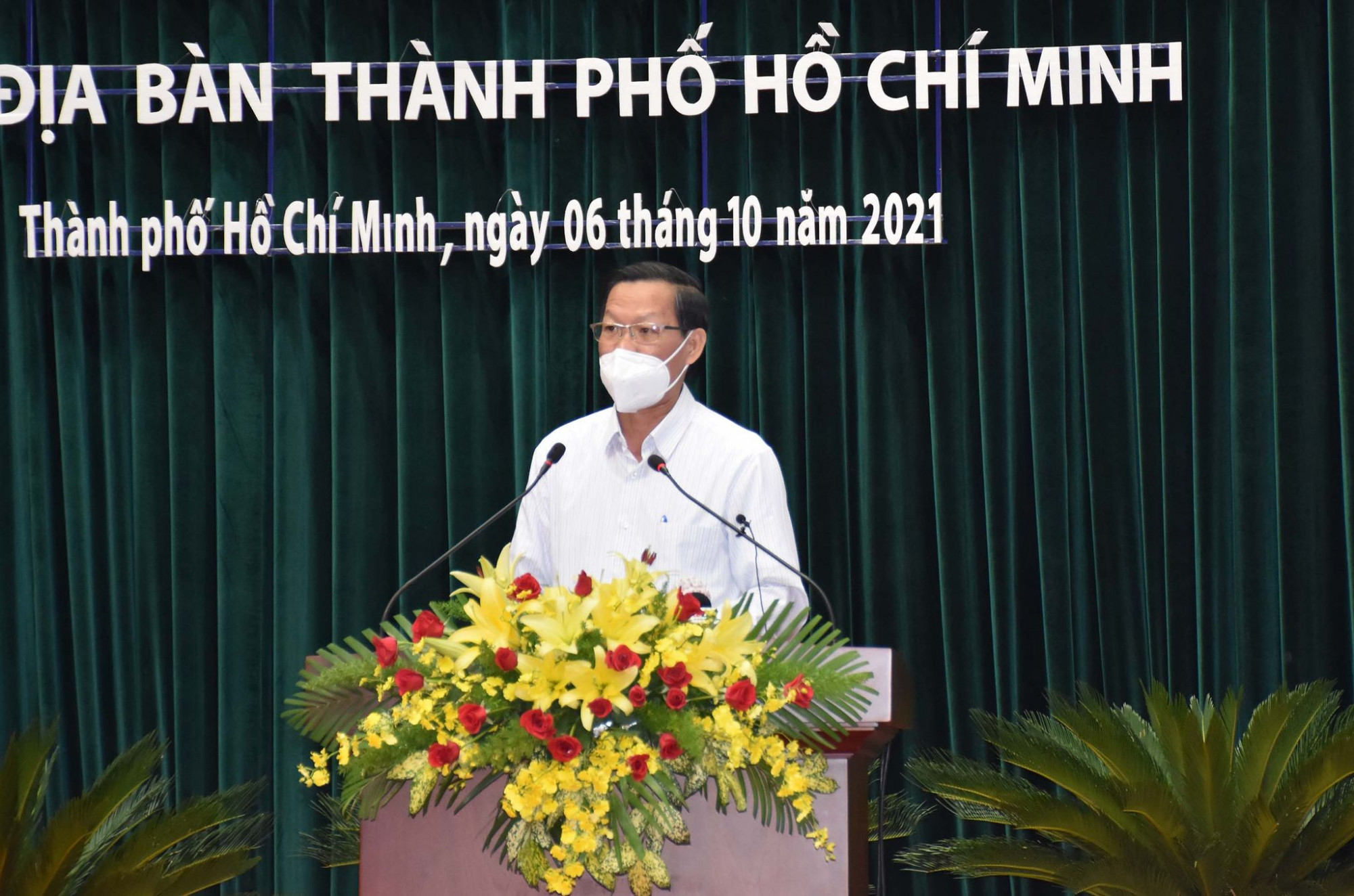  Chủ tịch TPHCM Phan Văn Mãi tin rằng, với sự chung sức đồng lòng, thành phố sẽ vượt qua khó khăn, kiểm soát dịch bệnh, trở lại cuộc sống bình thường