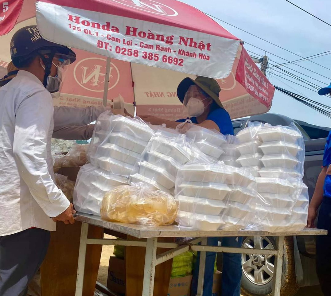 Tỉnh đoàn Khánh Hòa vẫn đang tiếp tục vận động các nguồn tài trợ để thực hiện thêm các suất ăn hỗ trợ người dân