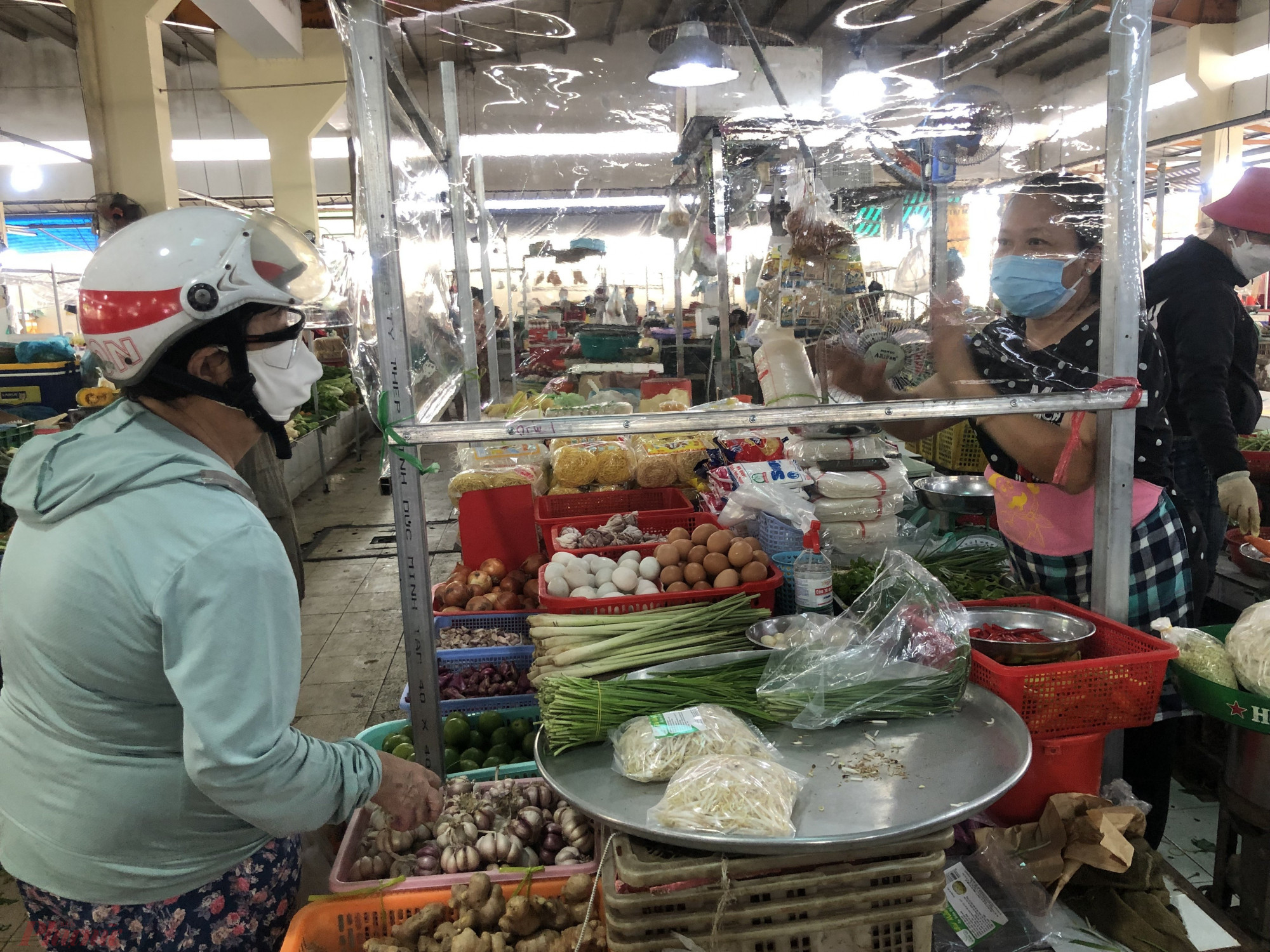 Chợ Bình Thới, quận 11 là một trong 34 chợ truyền thống đang hoạt động bán chủ yếu các mặt hàng thực phẩm tươi sống.