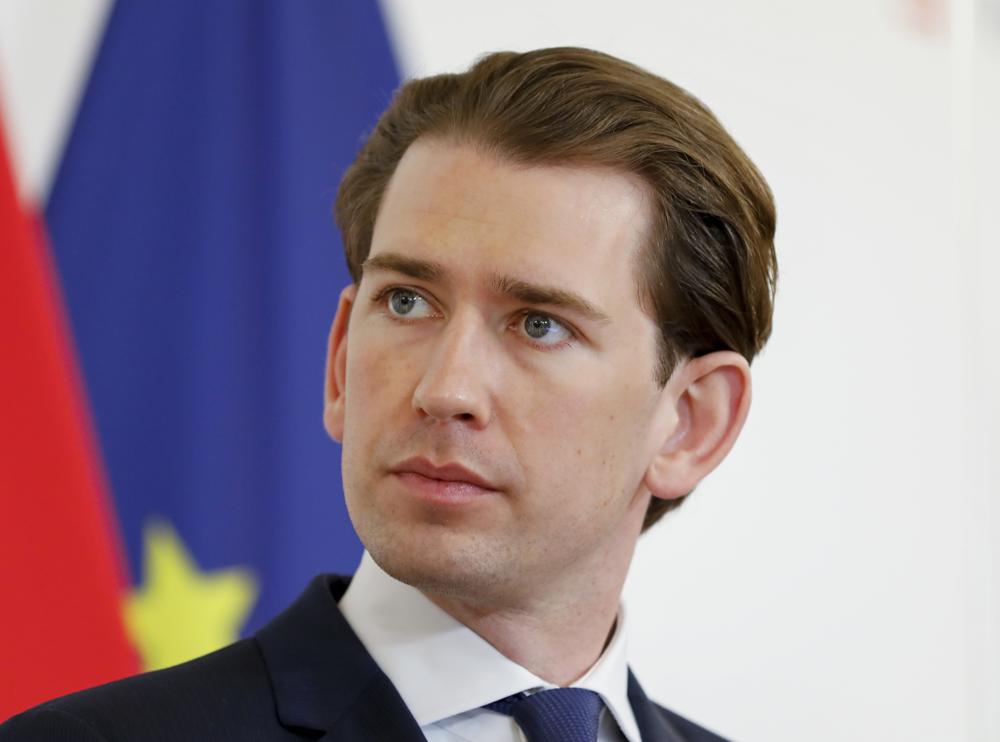 Kurz trở thành thủ tướng trẻ nhất từ trước đến nay của Áo sau khi giành chiến thắng trong cuộc bầu cử ở tuổi 31 vào năm 2017