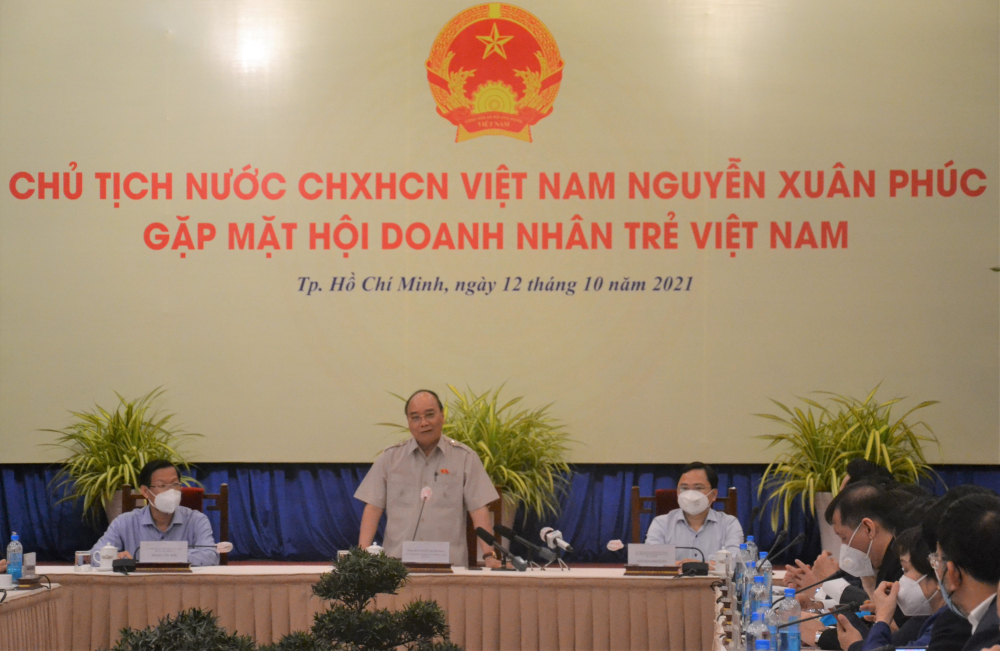 Chủ tịch nước Nguyễn Xuân Phúc trân trọng ghi nhận ý kiến của các doanh nhân trẻ, khẳng định doanh nghiệp là rường cột nước nhà.