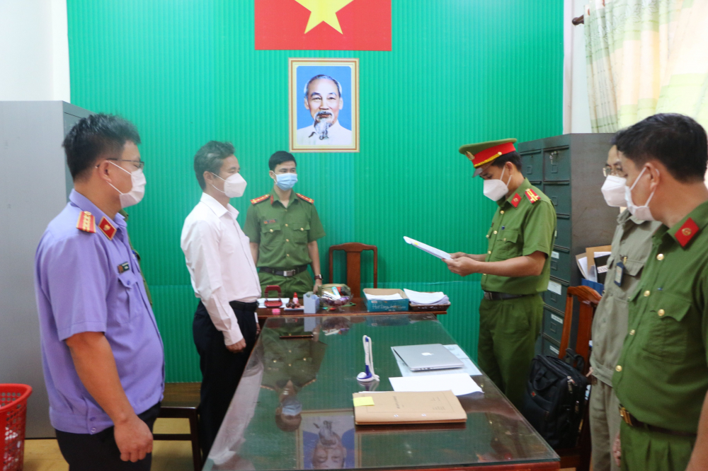 Đọc lệnh bắt tạm giam ông Võ Văn Việt