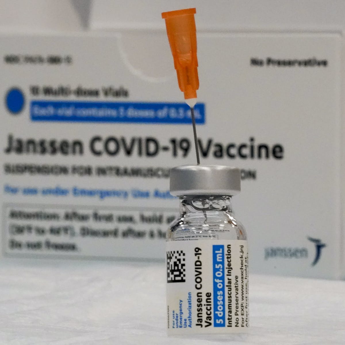Vắc xin một liều Janssen của hãng Johnson & Johnson (J&J) có thể trở thành hai mũi tiêu chuẩn