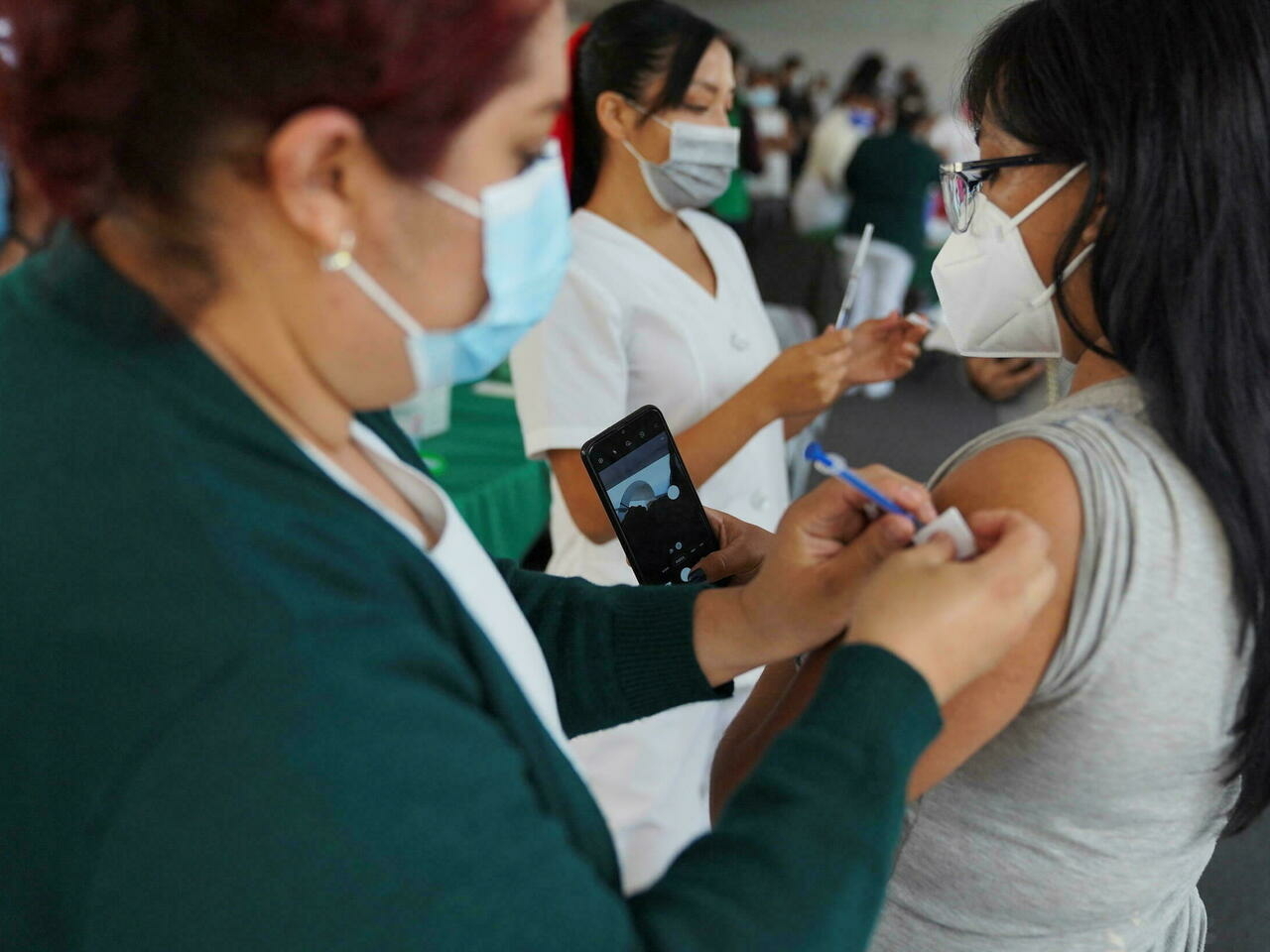 Các nền kinh tế phát triển tại châu Á đã hoàn thành việc tiêm chủng vắc xin COVID-19 cho phần lớn dân số.