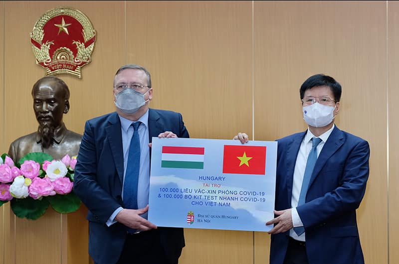 Việt Nam đã tiếp nhận thêm 100.000 liều vắc xin AstraZeneca từ Hungary