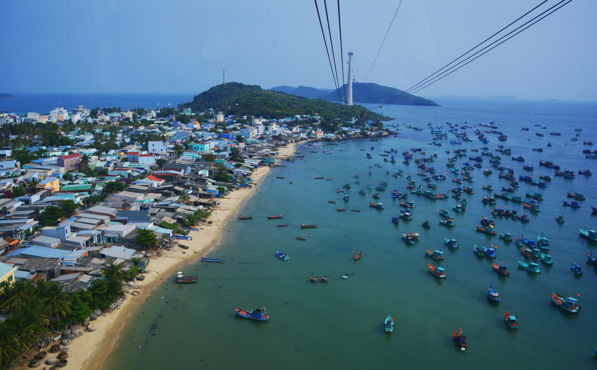 Phú Quốc - thành phố du lịch biển đảo đầu tiên của Việt Nam - đã sẵn sàng đón khách du lịch trong và ngoài nước