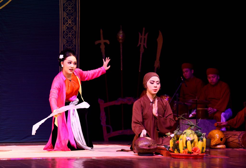 Một cảnh trong vở chèo Quan âm Thị Kính của Nhà hát Chèo Việt Nam