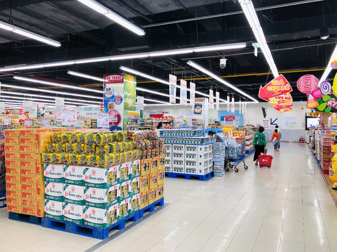 Nhiều sản phẩm giá cực rẻ hỗ trợ người tiêu dùng - Ảnh: LOTTE Mart