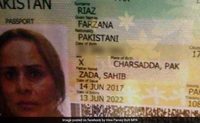 Hộ chiếu của người dân Pakistan với ký tự X dành cho những người không thuộc giới tính nam và cũng không thuộc giới tính nữ - Ảnh: 