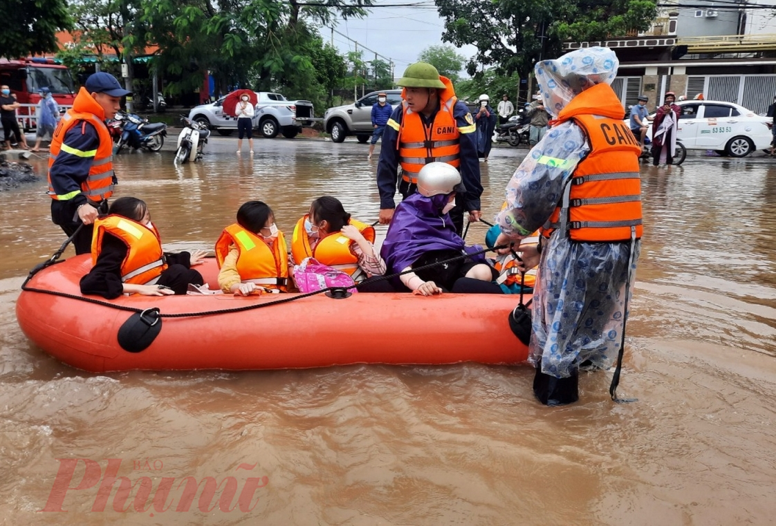 Do dịch COVID-19 nên buổi sáng chỉ có học sinh khối lớp 6 học trực tiếp ở trường từ ngày 25 – 30/10.