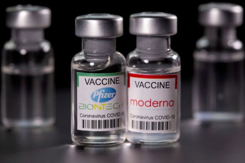 Bộ Y tế cho biết đã cấp phép cho 2 loại vắc xin tiêm an toàn cho trẻ em là Moderna và Pfizer