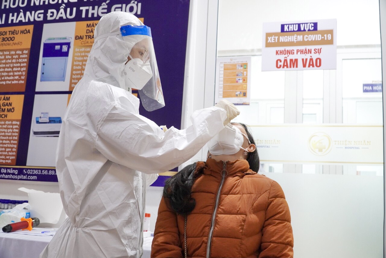 Phòng xét nghiệm Thiện Nhân Quảng Nam vừa được Viện Pasteur Nha Trang cấp phép việc khẳng định các trường hợp dương tính với SARS-CoV-2.