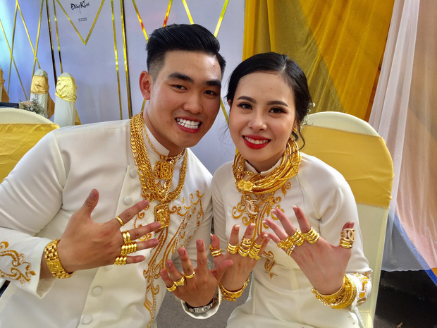 Cặp cô dâu, chú rể ở TPHCM được tặng nhiều vàng trong đám cưới vào tháng 2/2020.