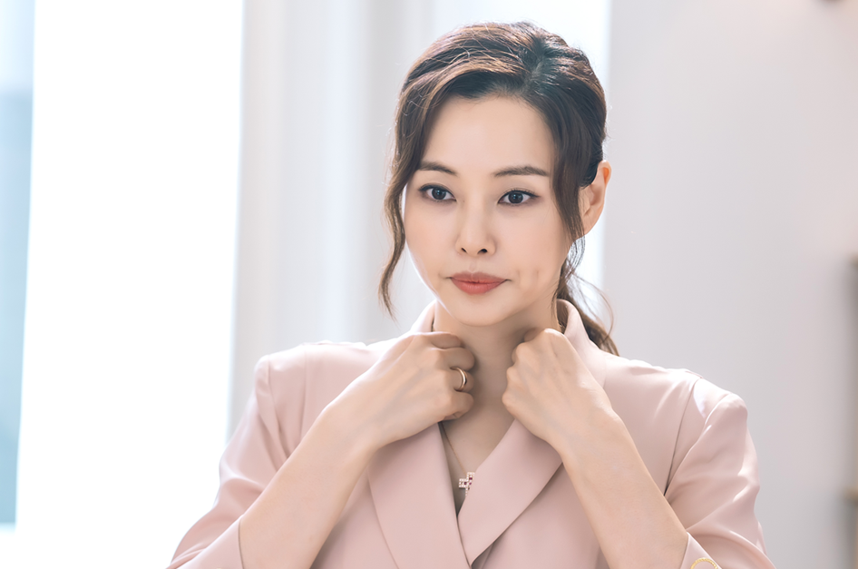 Honey Lee thủ vai công tố Jo Yeon Joo và vai con dâu của gia đình tài phiệt - Kang Mi Na