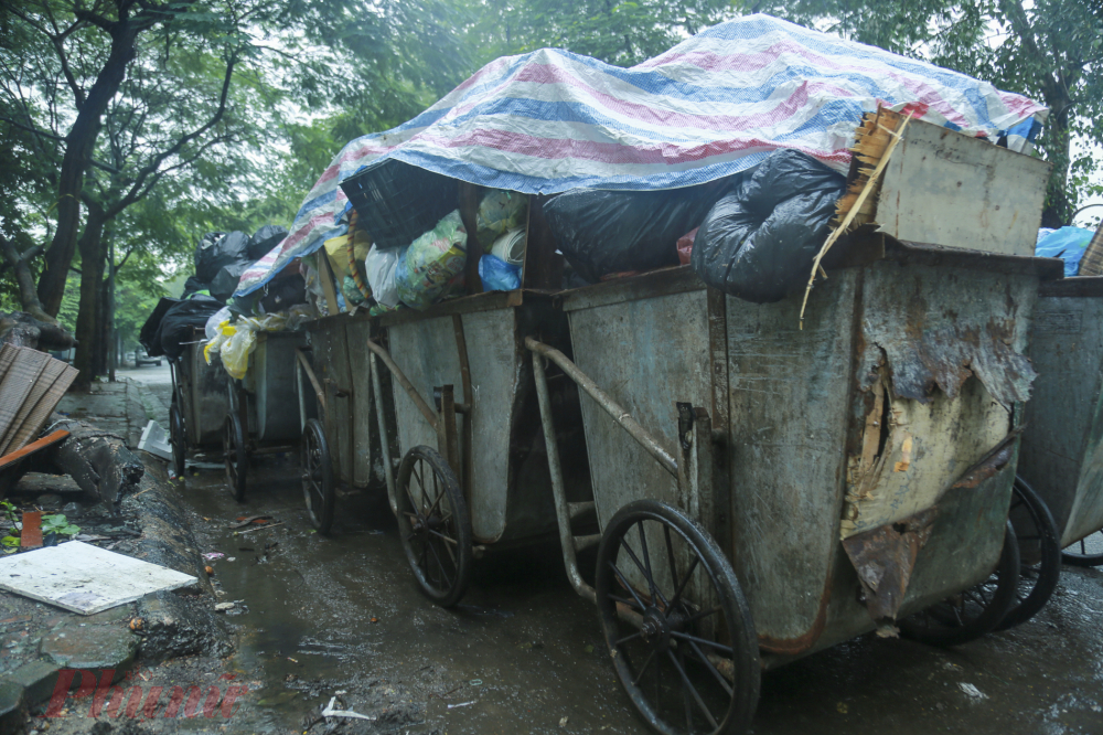 Nội thành Hà Nội lại đứng trước nguy cơ ngập rác thải sinh hoạt vì bãi rác lớn nhất Hà Nội tạm dừng tiếp nhận rác thải