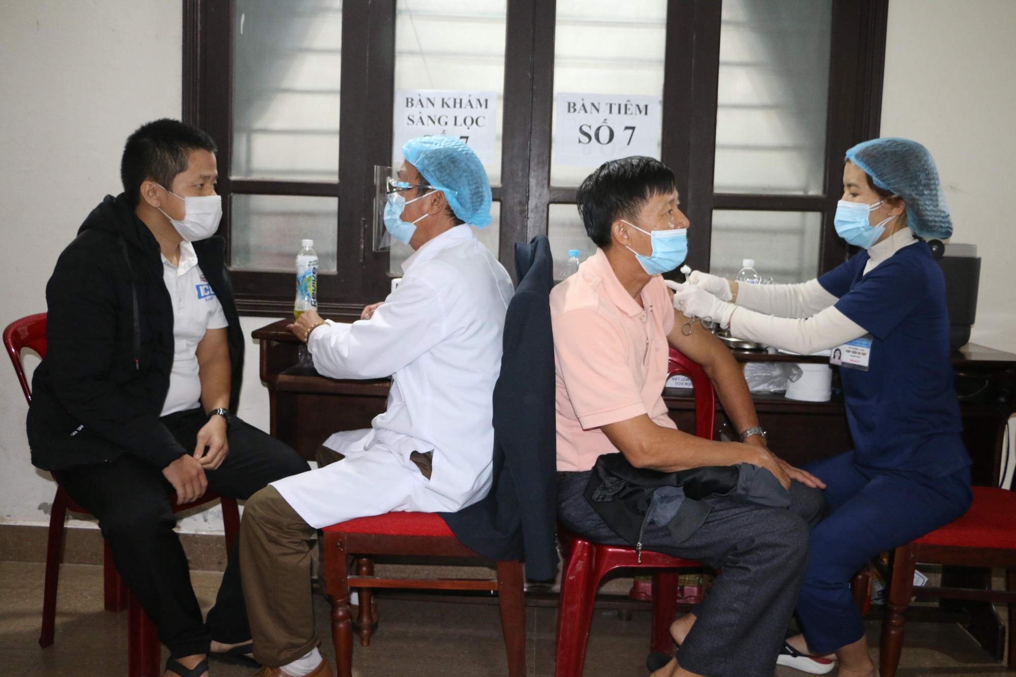Tỉnh Thừa Thiên- Huế đang nỗ lực tiêm văc xin phòng chống COVID-19 cho người dân