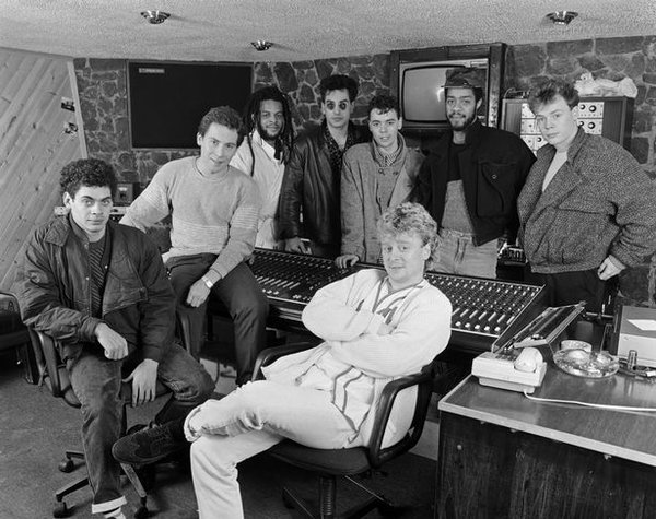 8 thành viên đời đầu của ban nhạc UB40 (Ảnh chụp năm 1985) - Ảnh: Birmingham Mail