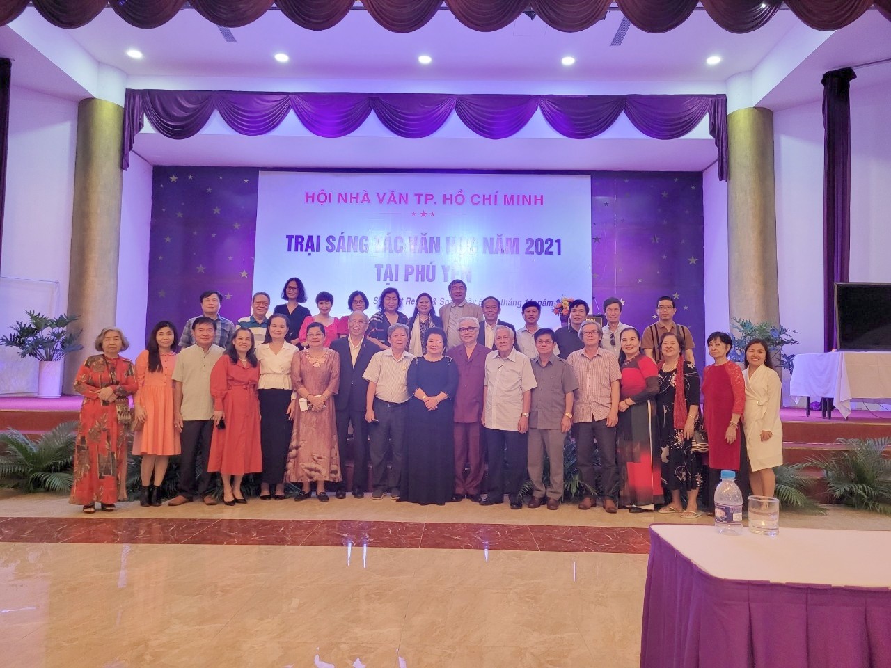 Đoàn nhà văn TPHCM tham dự lễ khai mạc trại sáng tác