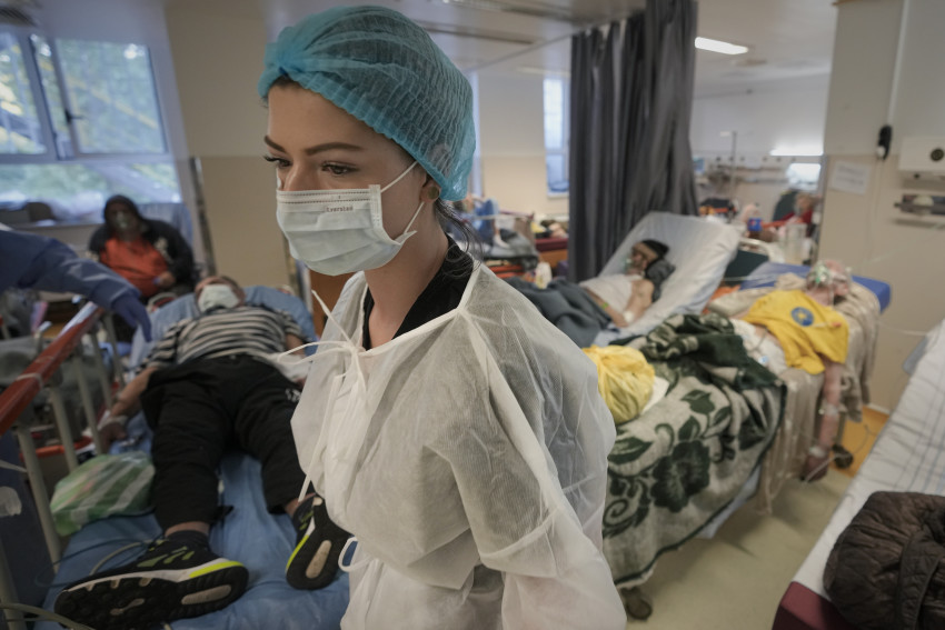 Hệ thống y tế các quốc gia Đông Âu vật lộn với số lượng bệnh nhân COVID-19 tăng đột biến.
