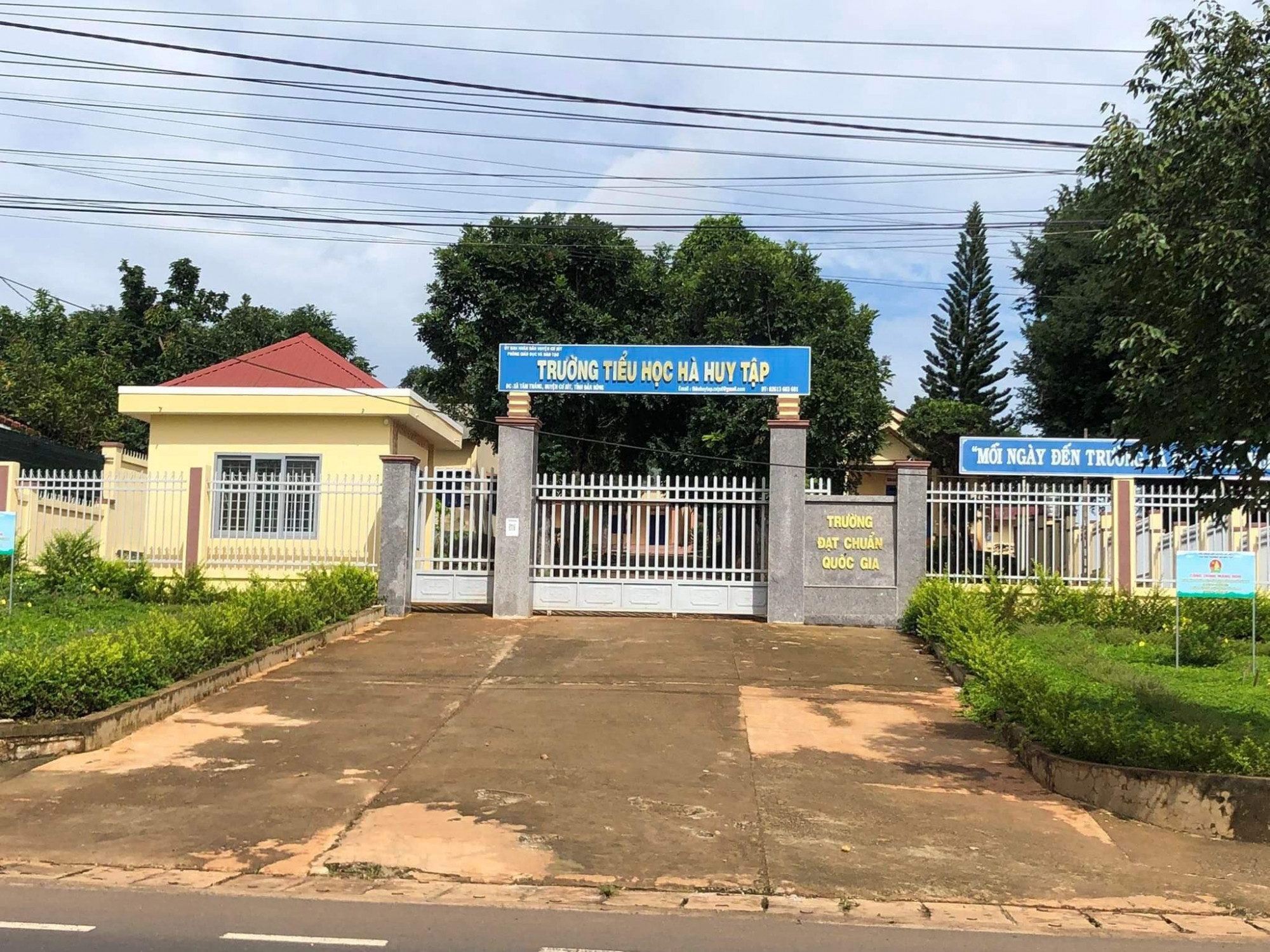 Trường Tiểu học Hà Huy Tập
