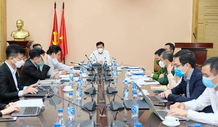 Thứ trưởng Đỗ Xuân Tuyên đề nghị các tỉnh kêu thiếu vắc xin làm rõ thông tin